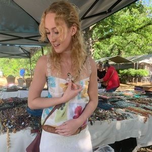 Meet your Posher, Caitlin